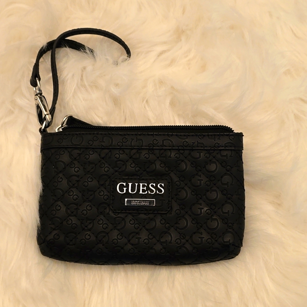 NWOT Guess wristlet